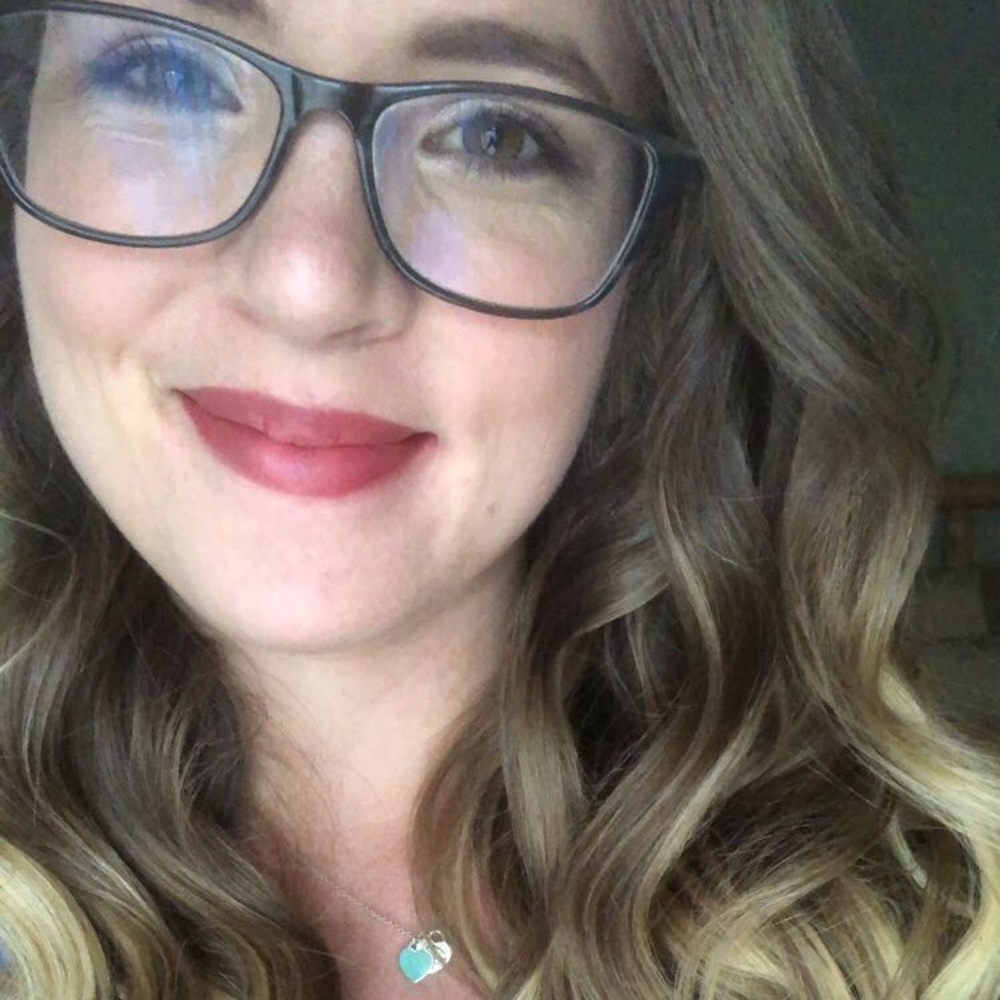 Meet your Posher, Claire